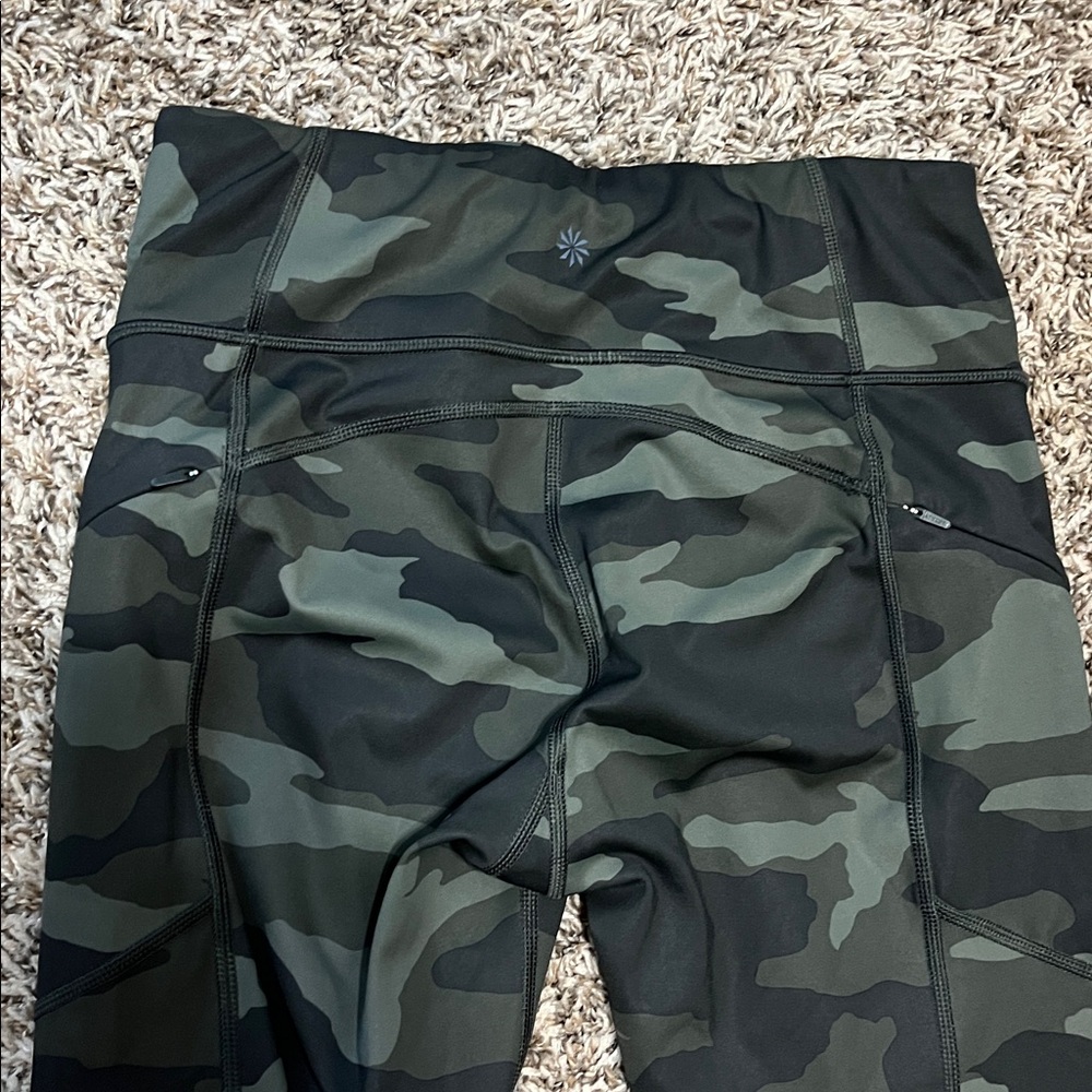 Athleta Camo Contender 7/8 Tight Small - Picture 3 of 6